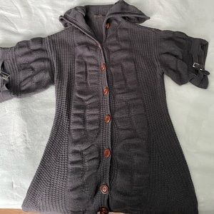 Women’s grey button up tunic.